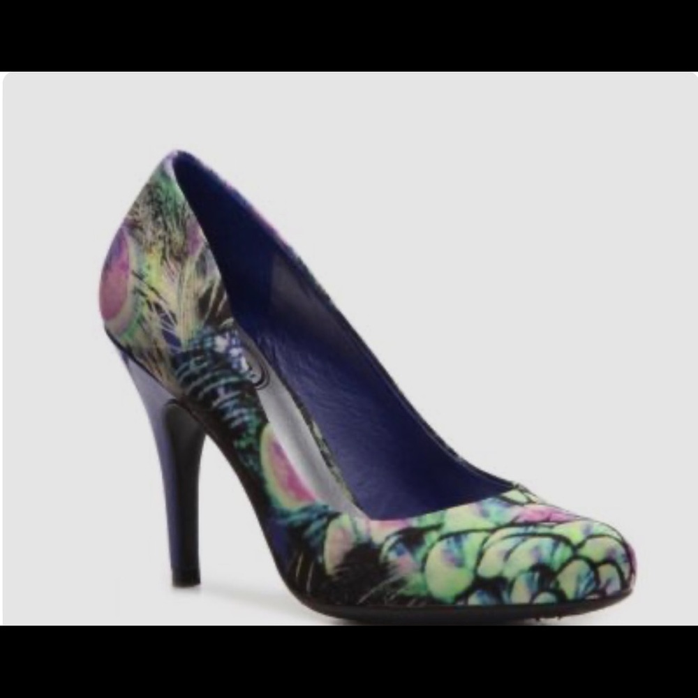 Jessica Simpson Peakcock Heels